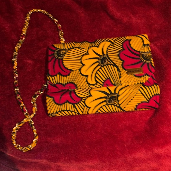 Vintage Ankara pattern floral print sling shoulder bag with chain straps - Picture 3 of 11